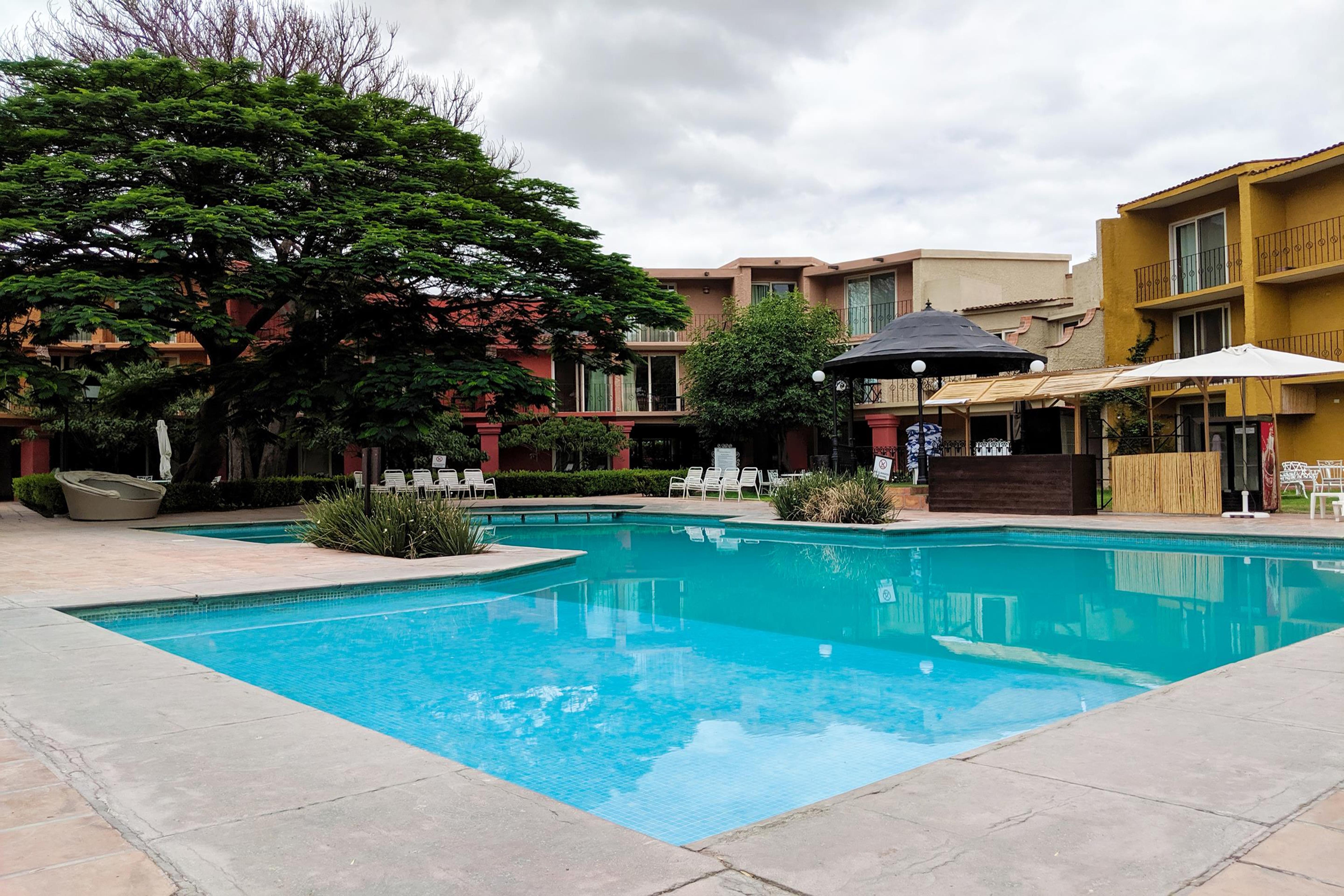 โรงแรมเรอัล เด มินาส ซานมิเกล เด อาเญนเด ภายนอก รูปภาพ The pool at the hotel