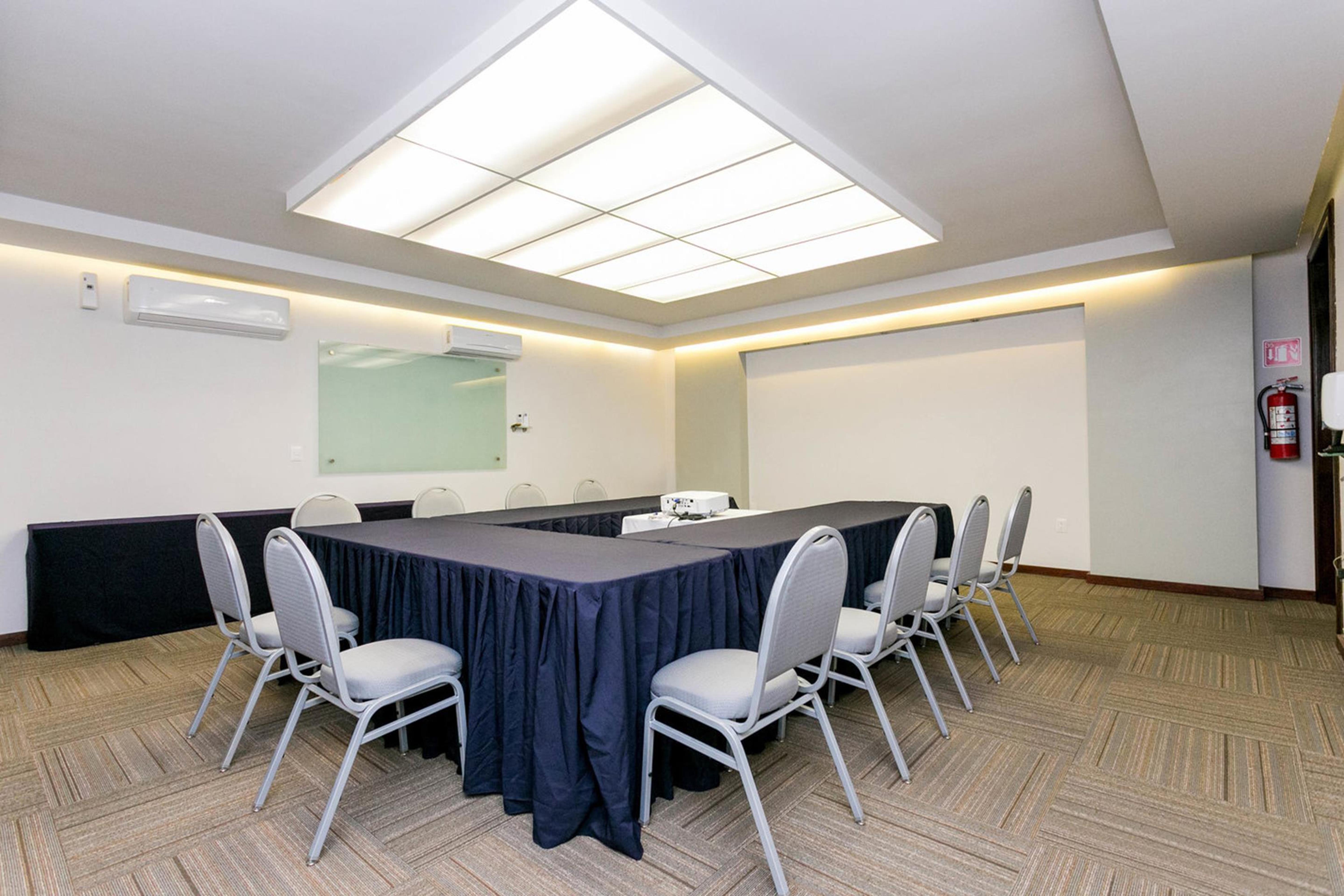 โรงแรมเรอัล เด มินาส ซานมิเกล เด อาเญนเด ภายนอก รูปภาพ Meeting room